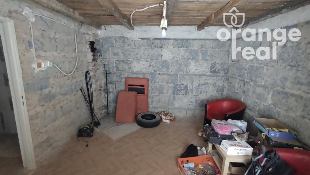 ZÁHRADA S ROZOSTAVANOU CHATOU V KAVEČANOCH