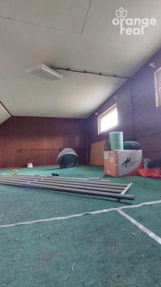 ZÁHRADA S ROZOSTAVANOU CHATOU V KAVEČANOCH