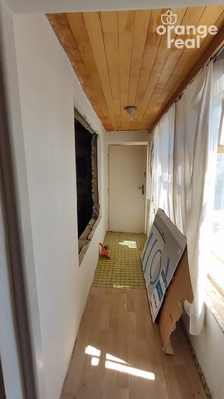 ZÁHRADA S ROZOSTAVANOU CHATOU V KAVEČANOCH