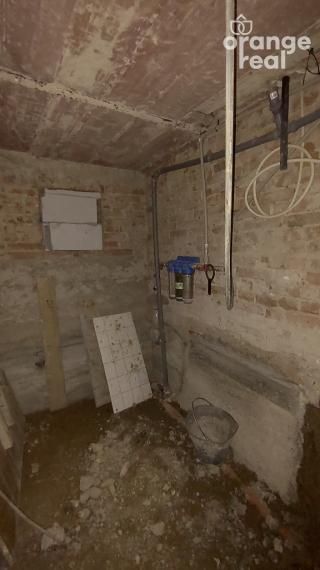 ZÁHRADA S ROZOSTAVANOU CHATOU V KAVEČANOCH