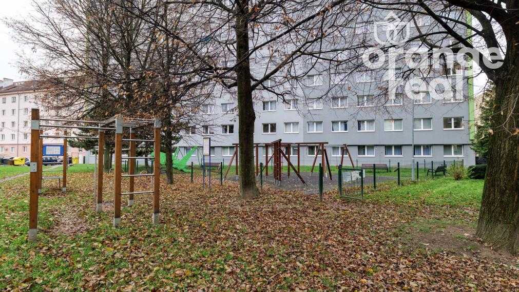 Zariadený 3-izbový byt pri Auparku po kompletnej rekonštrukcii, pražský typ