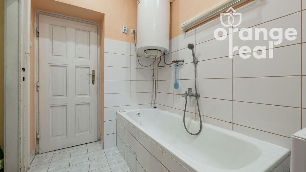 Priestranný tehlový staromestský byt na Czambelovej ulici so zimnou záhradou, 123 m2