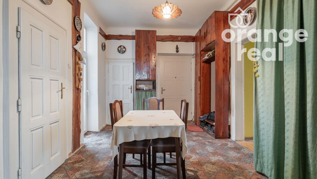 Priestranný tehlový staromestský byt na Czambelovej ulici so zimnou záhradou, 123 m2