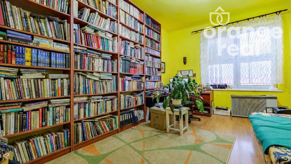 Priestranný tehlový staromestský byt na Czambelovej ulici so zimnou záhradou, 123 m2