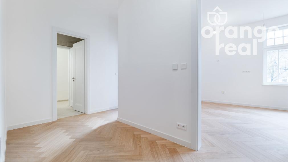 Priestranný 3-izbový byt v historickej budove s balkónom na Moyzesovej ulici