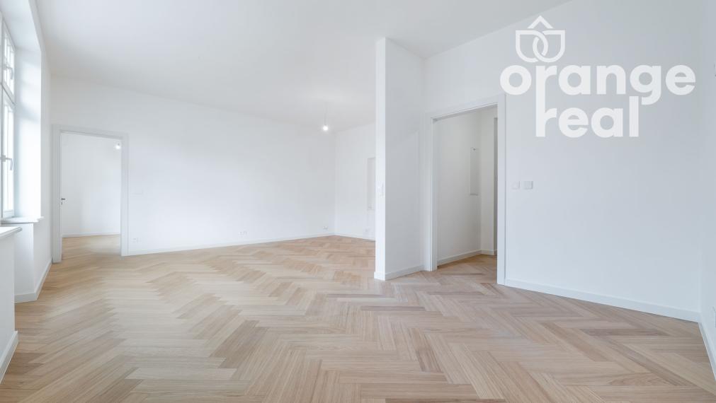 Priestranný 3-izbový byt v historickej budove s balkónom na Moyzesovej ulici