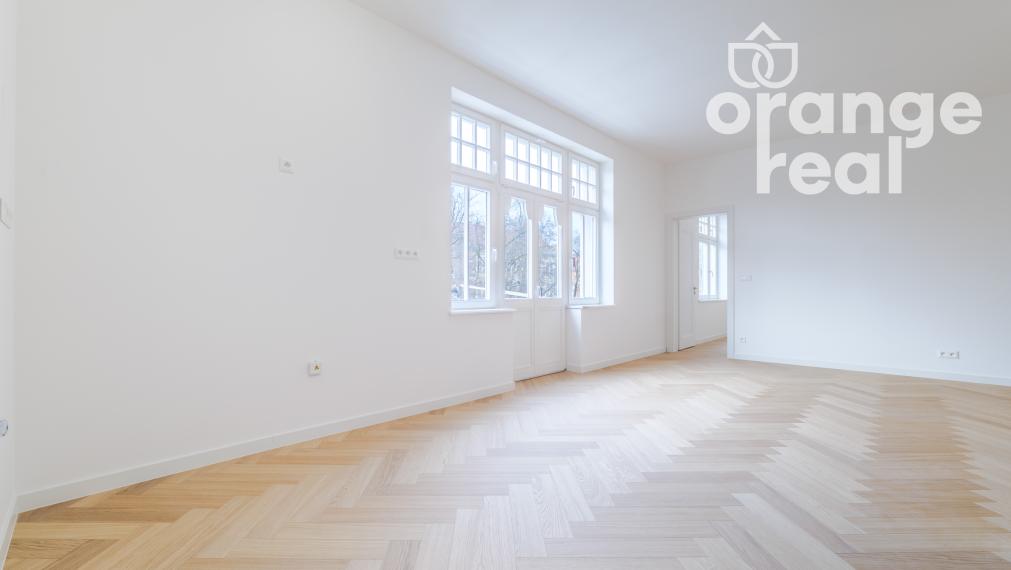 Priestranný 3-izbový byt v historickej budove s balkónom na Moyzesovej ulici