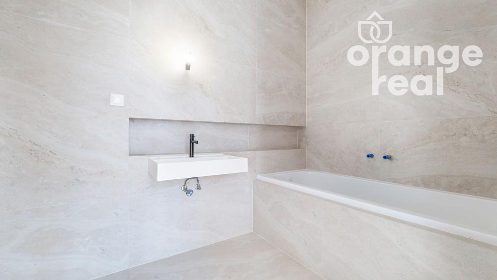 Tehlový 3-izbový byt v historickej budove  na Moyzesovej ulici, centrum Košíc