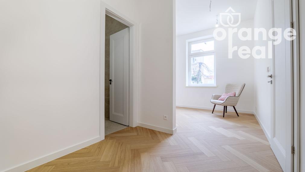 Priestranný 2-izbový byt v historickej budove na Moyzesovej ulici