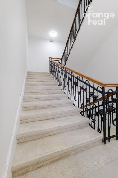 Tehlový 3-izbový byt v historickej budove  na Moyzesovej ulici, centrum Košíc