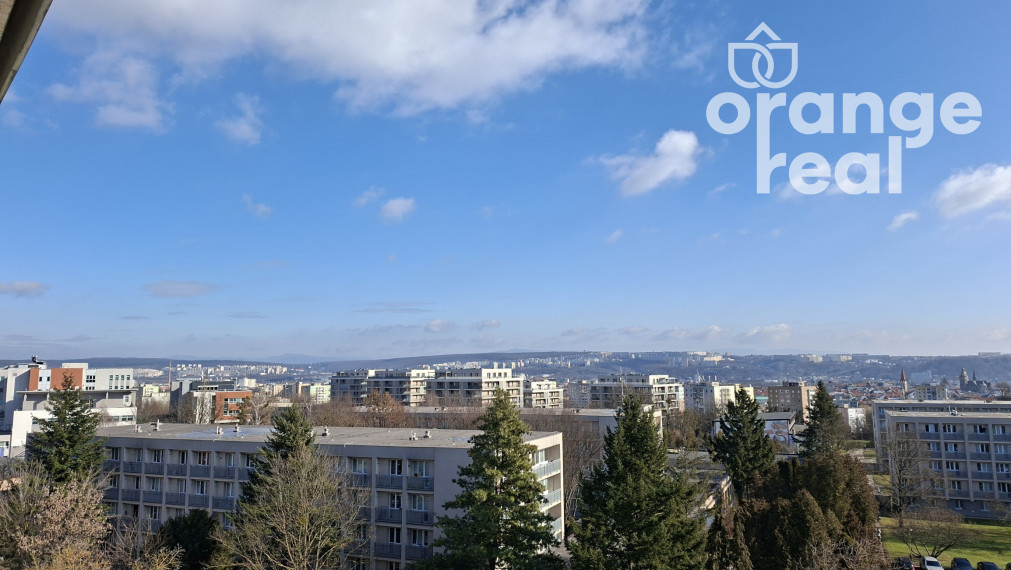 3-izbový pražský byt s loggiou na Považskej ulici po novej kompletnej rekonštrukcii, 2x klimatizácia