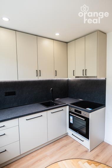 Nová rekonštrukcia! 3-izbový pražský byt na Jazmínovej ulici s loggiou