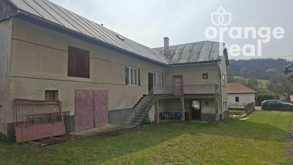 Rodinný dom s veľkým pozemkom v obci Brusnica, neďaleko Domaše