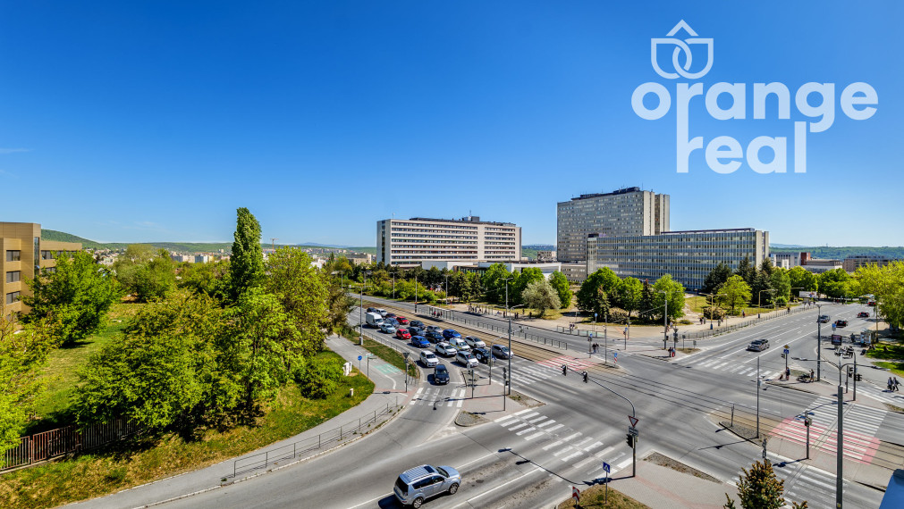 3-izbový pražský byt pri Novej nemocnici, Ipeľská ulica