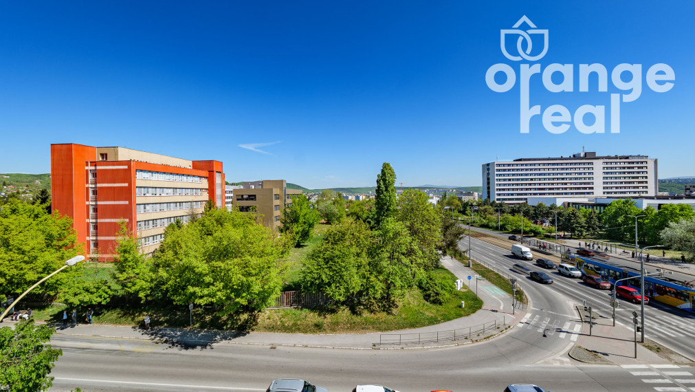 3-izbový pražský byt pri Novej nemocnici, Ipeľská ulica