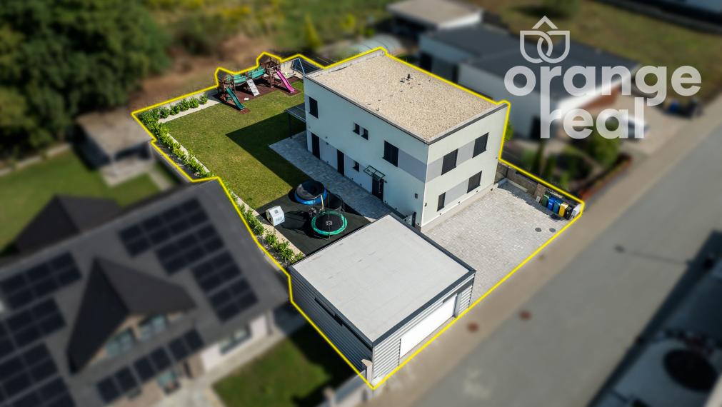 5-izbový rodinný dom v Malej Ide pri lese s dvojgarážou