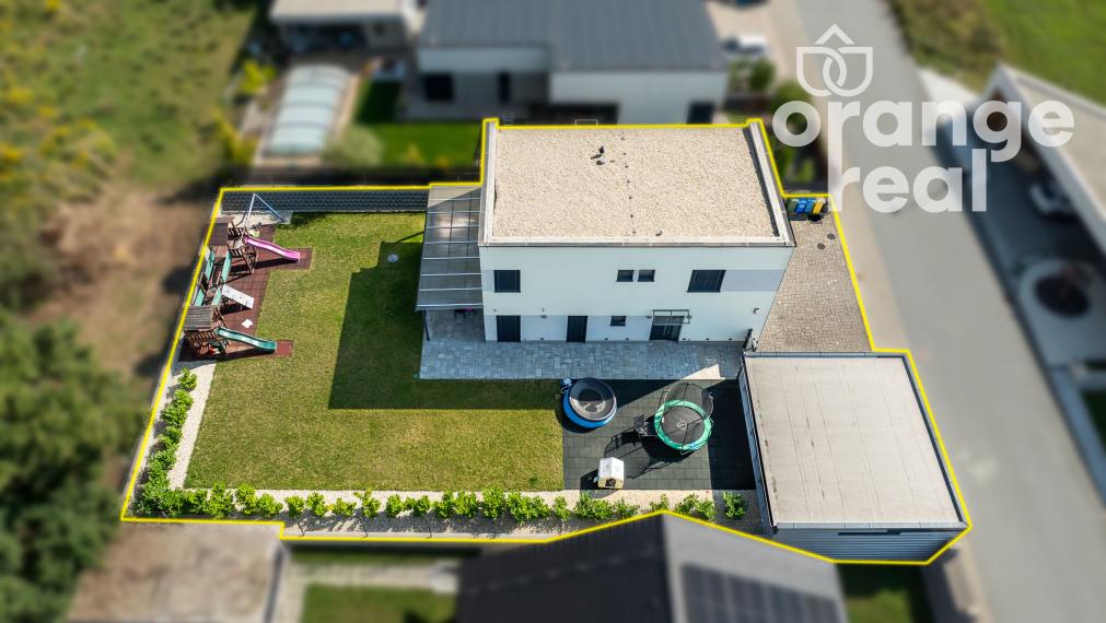 5-izbový rodinný dom v Malej Ide pri lese s dvojgarážou