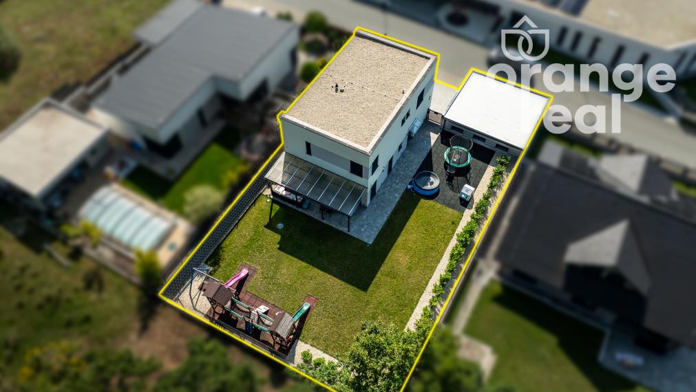 5-izbový rodinný dom v Malej Ide pri lese s dvojgarážou