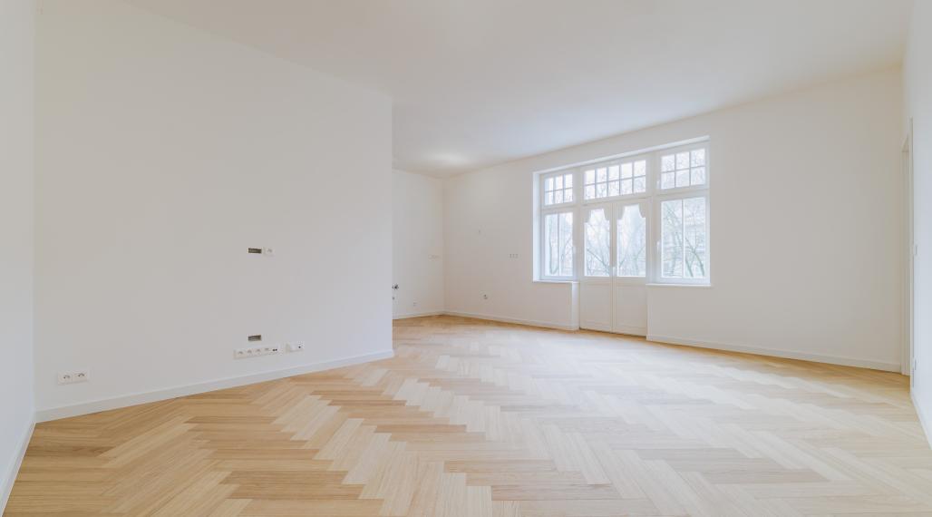 Priestranný 3-izbový byt v historickej budove s balkónom na Moyzesovej ulici