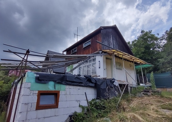 ROZOSTAVNÁ CHATA V KAVEČANOCH