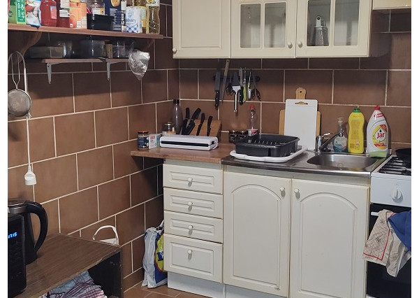 NA PREDAJ 1 a pol IZBOVÝ BYT KEŽMARSKA ULICA