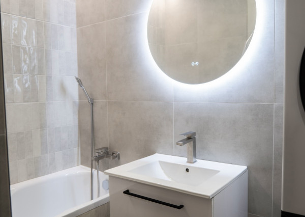 Nová rekonštrukcia! 3-izbový pražský byt na Jazmínovej ulici s loggiou