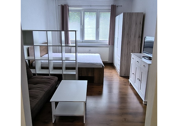 1 IZBOVÝ BYT NA PRENÁJOM NÁRODNÁ TRIEDA Mč.- SEVER