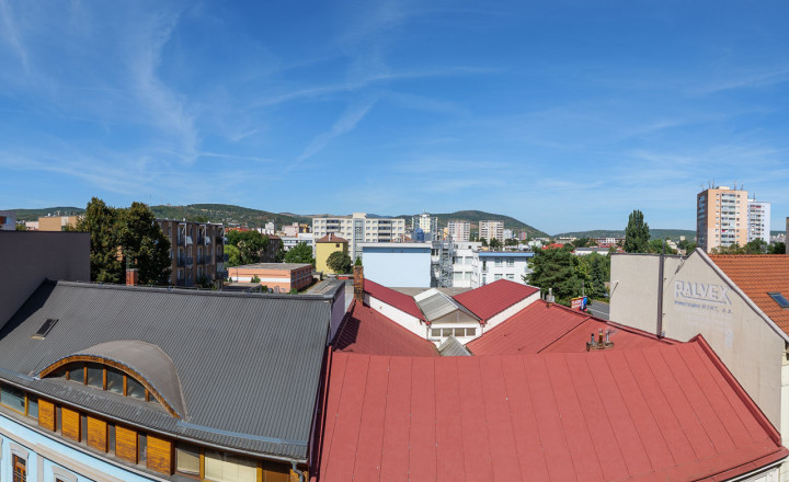 Staromestský 2-izbový byt s 2 balkónmi po rekonštrukcii na Garbiarskej ulici - fotografia 20